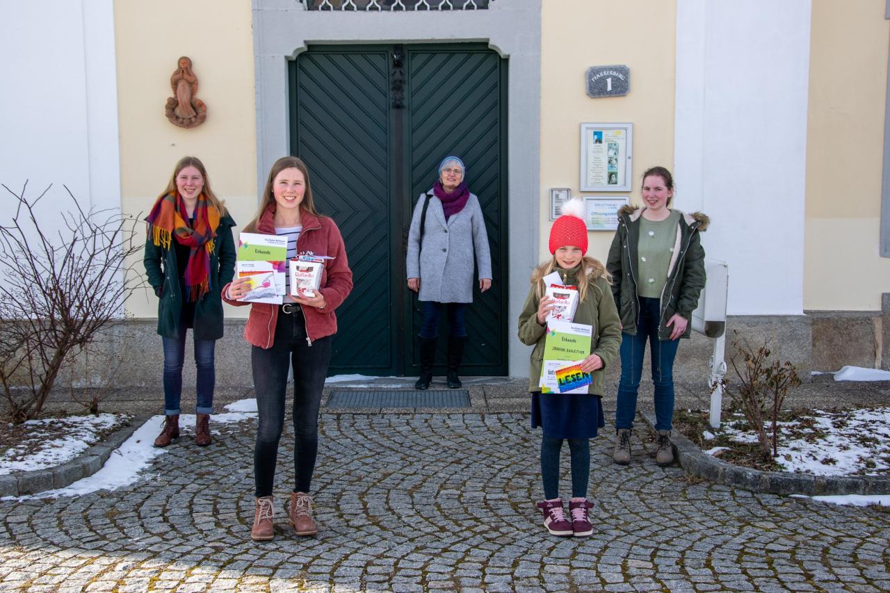 Gewinnerinnen Lese-Zeichen-Wettbewerb